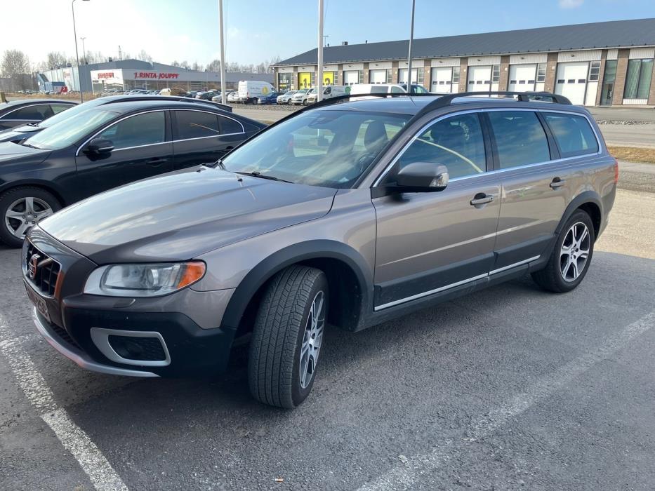 VOLVO XC70 2011