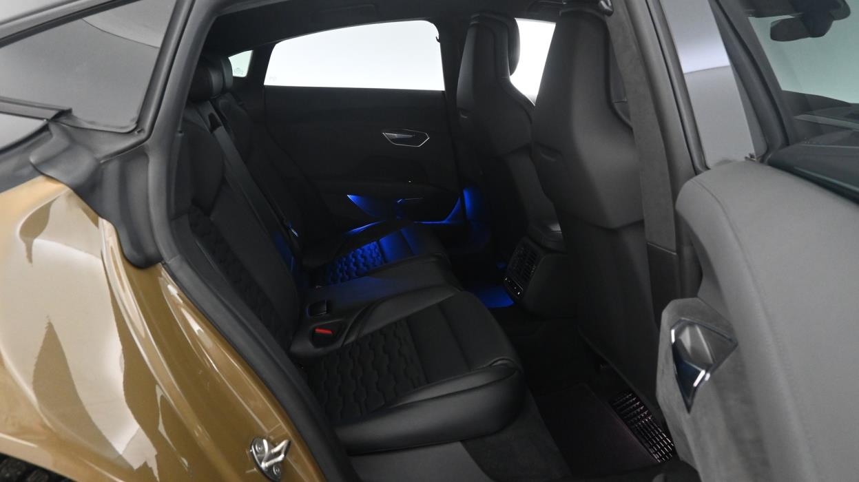 AUDI E-TRON GT RS 2022