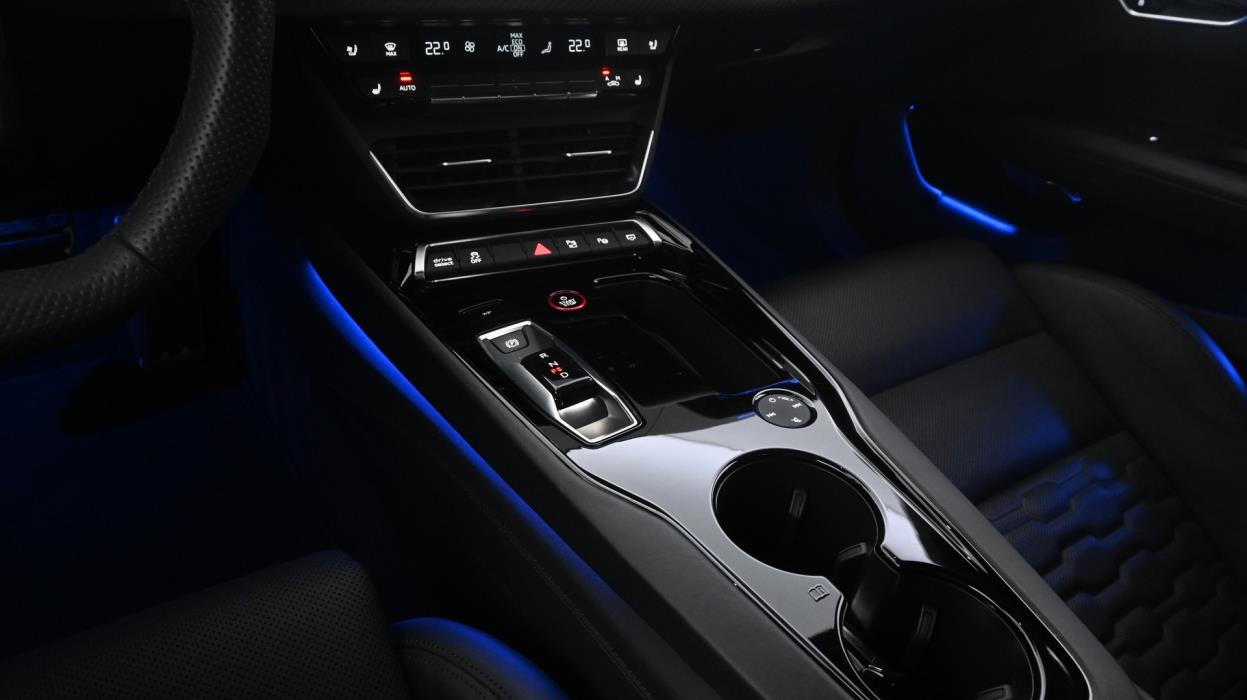 AUDI E-TRON GT RS 2022