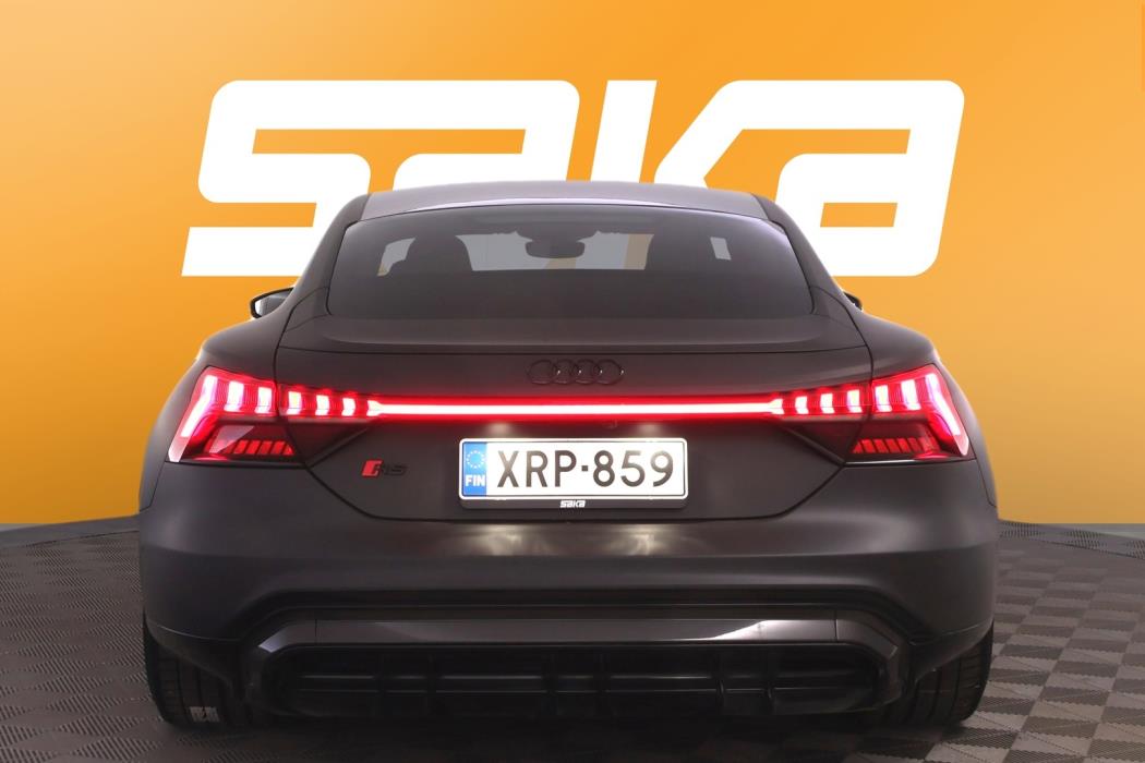AUDI E-TRON GT RS 2022