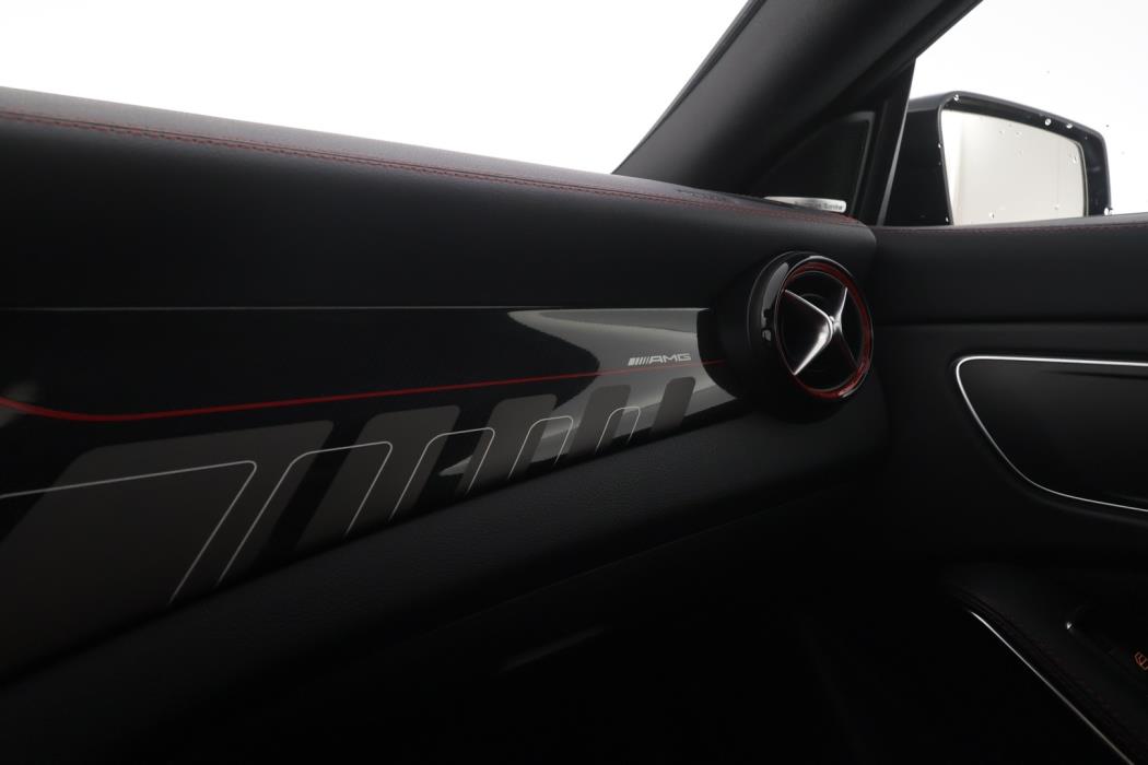 MERCEDES-BENZ CLA 45 AMG 2018