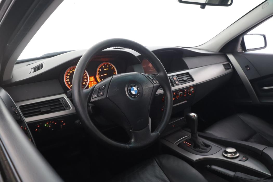 BMW 530 2004