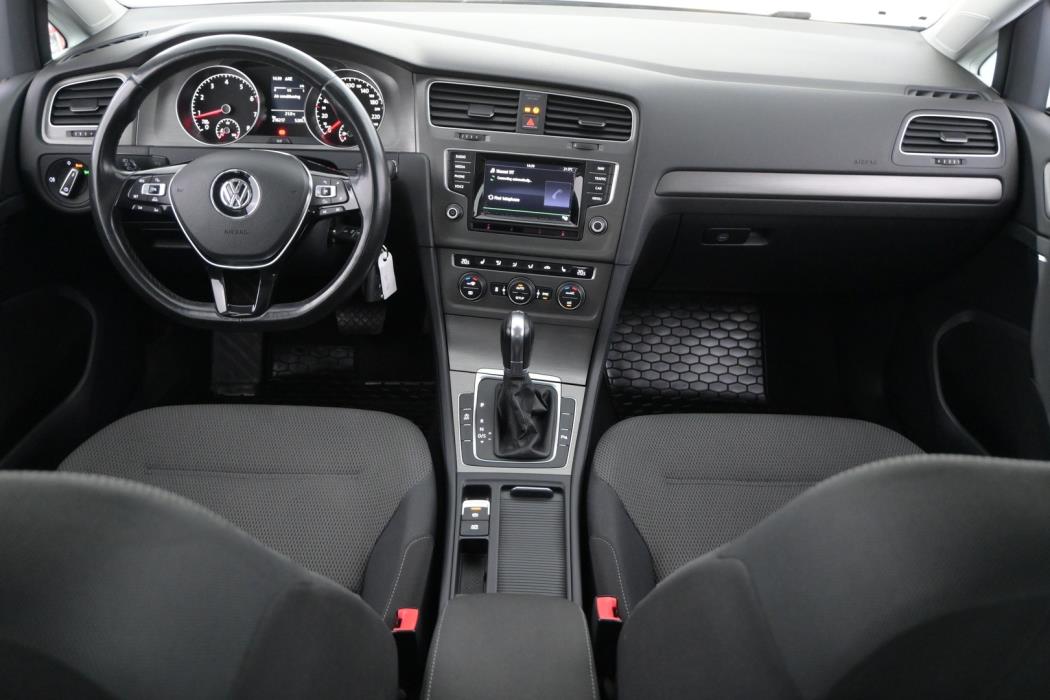 VOLKSWAGEN Golf 2013