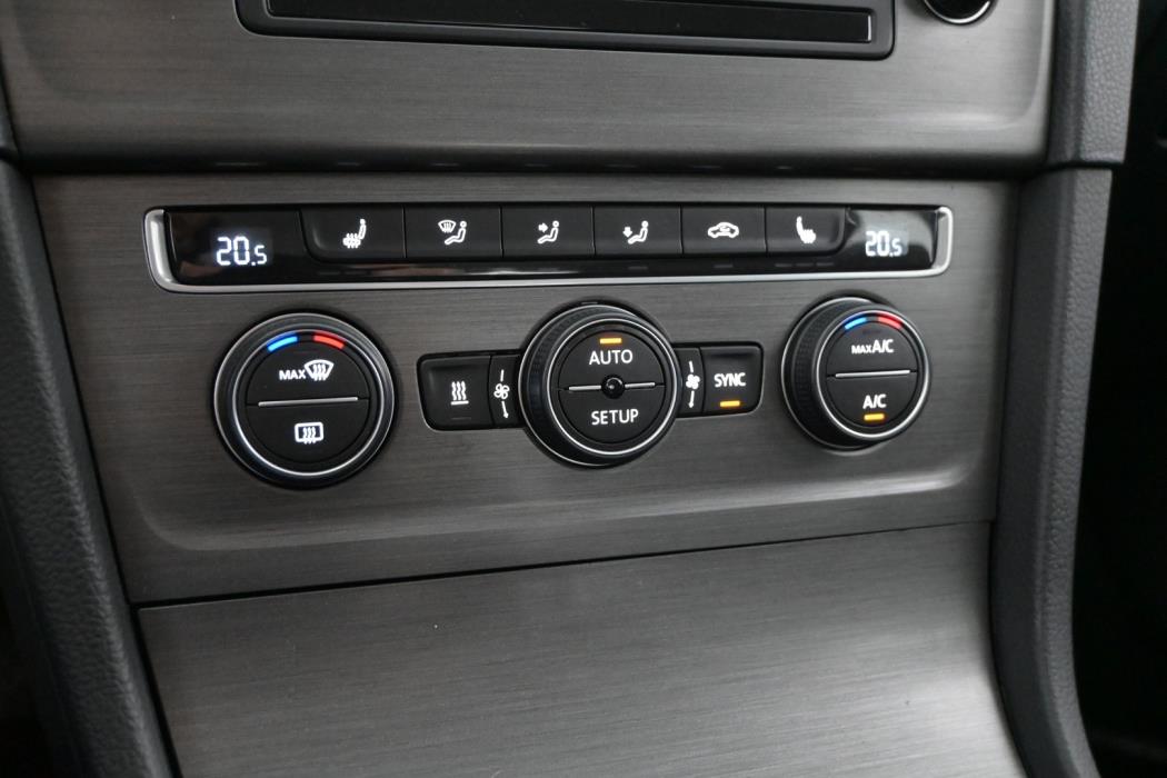 VOLKSWAGEN Golf 2013