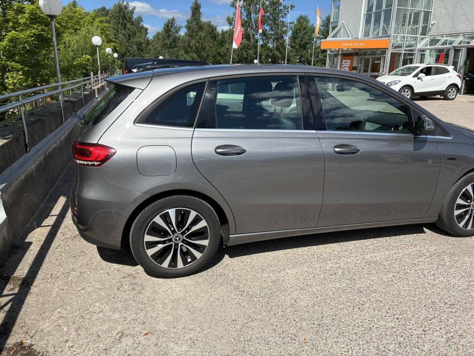 MERCEDES-BENZ B 2021