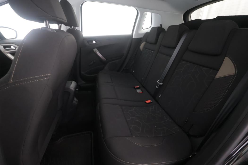 PEUGEOT 2008 2016