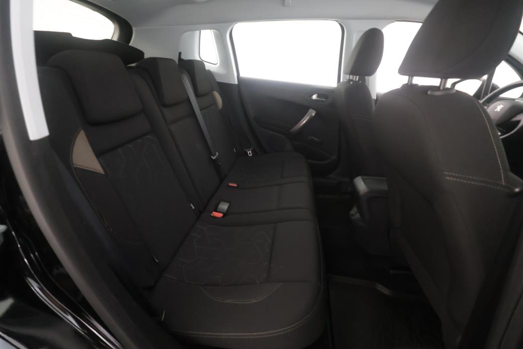 PEUGEOT 2008 2016