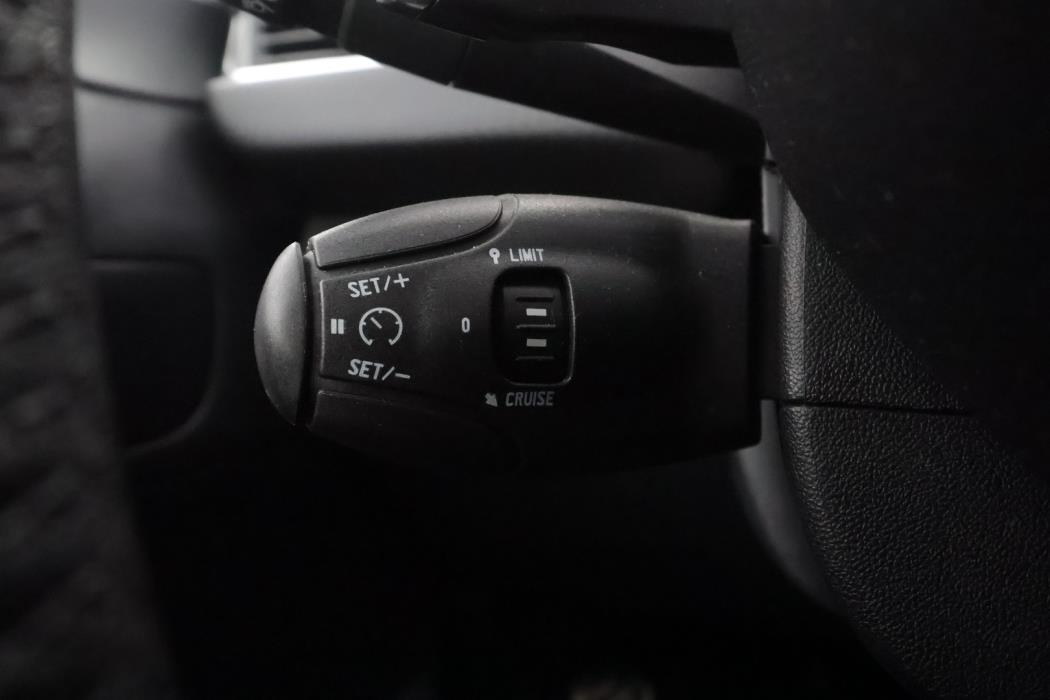 PEUGEOT 2008 2016