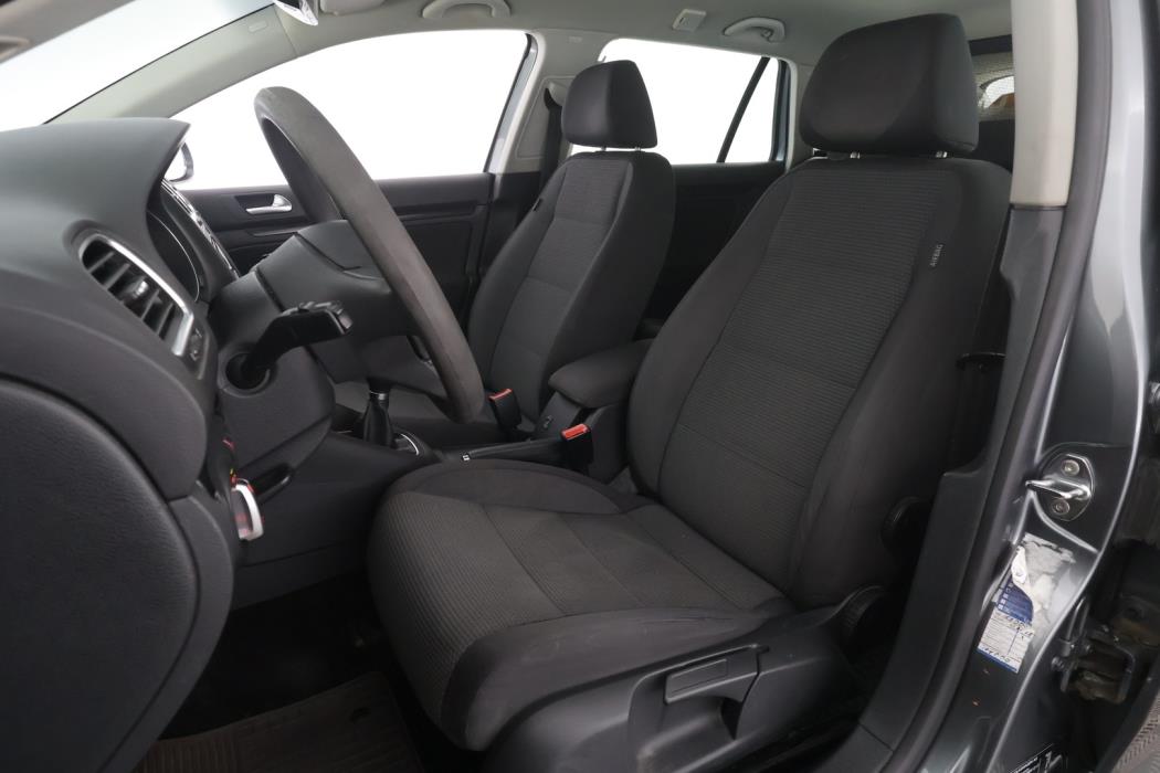 VOLKSWAGEN Golf 2010