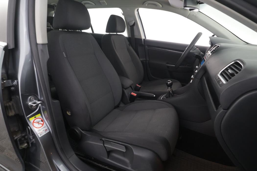 VOLKSWAGEN Golf 2010