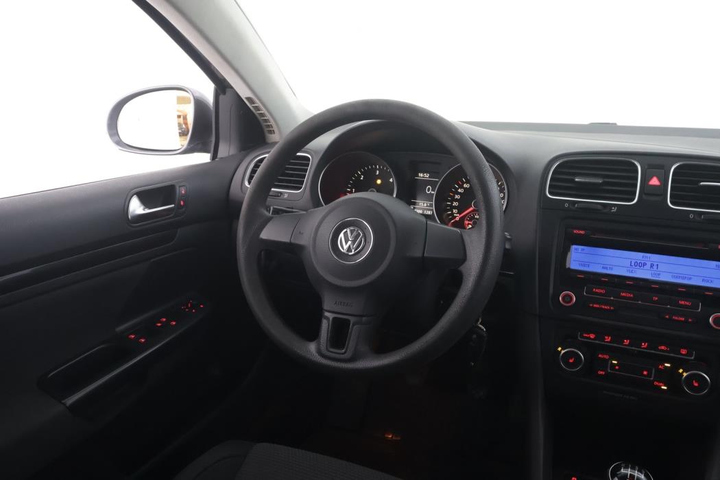 VOLKSWAGEN Golf 2010