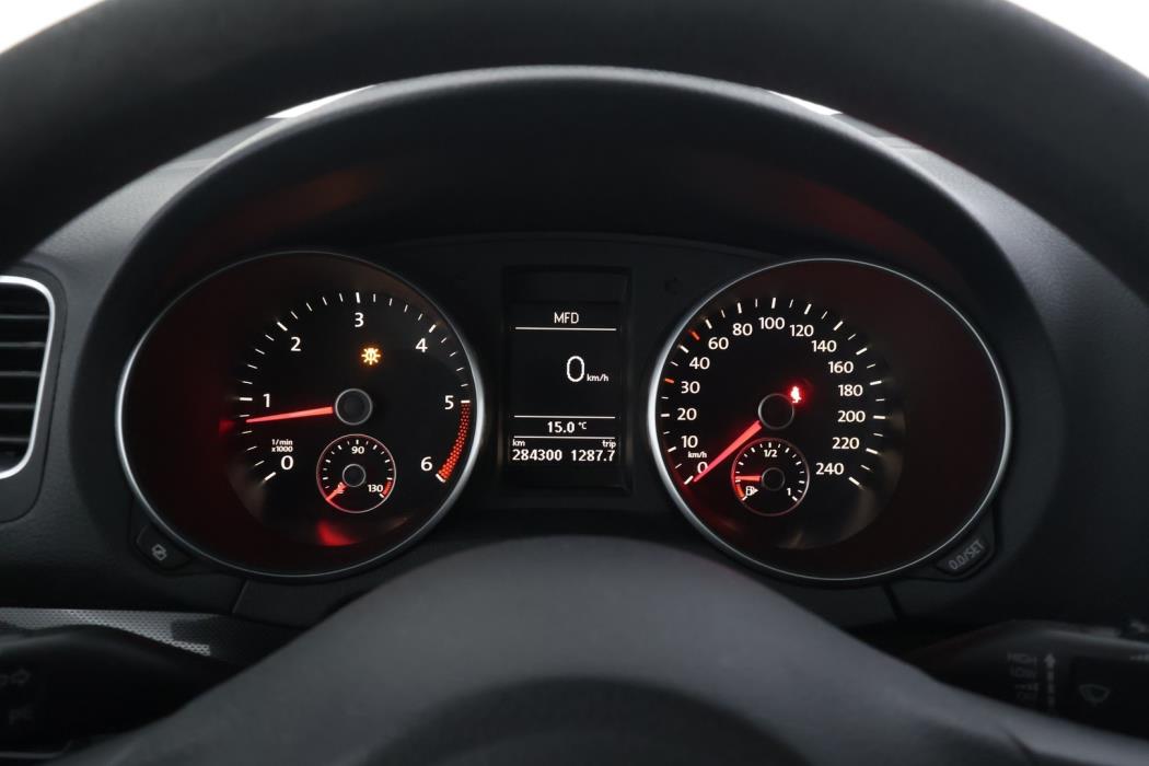 VOLKSWAGEN Golf 2010