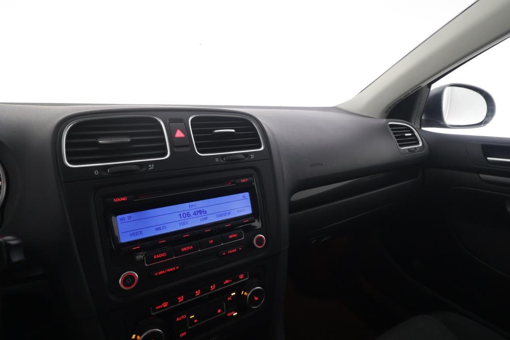 VOLKSWAGEN Golf 2010