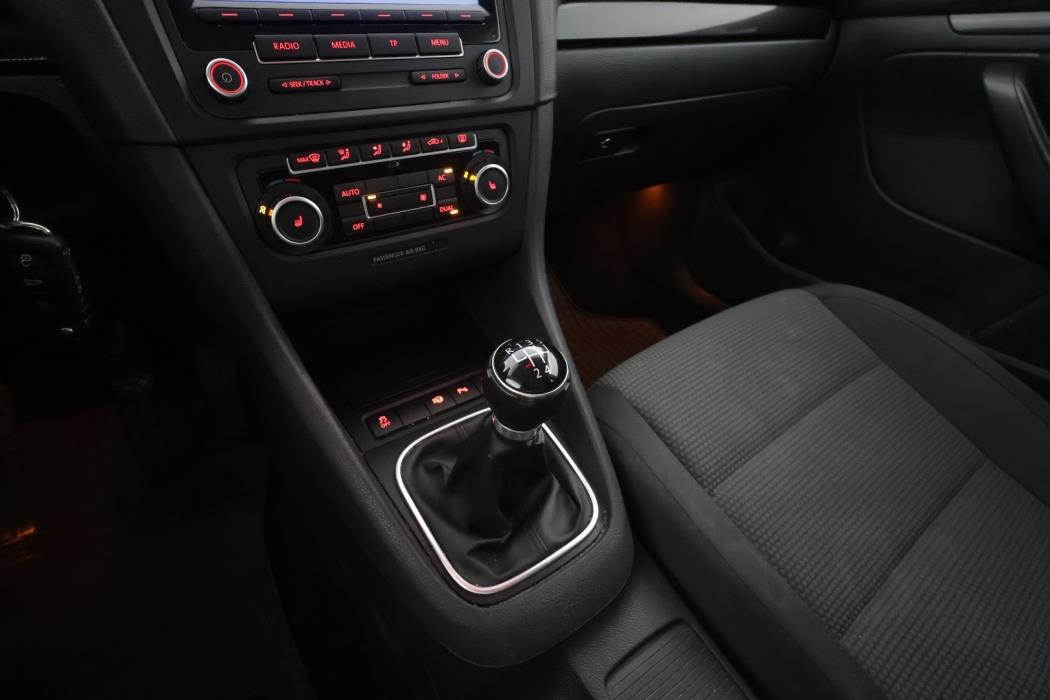 VOLKSWAGEN Golf 2010