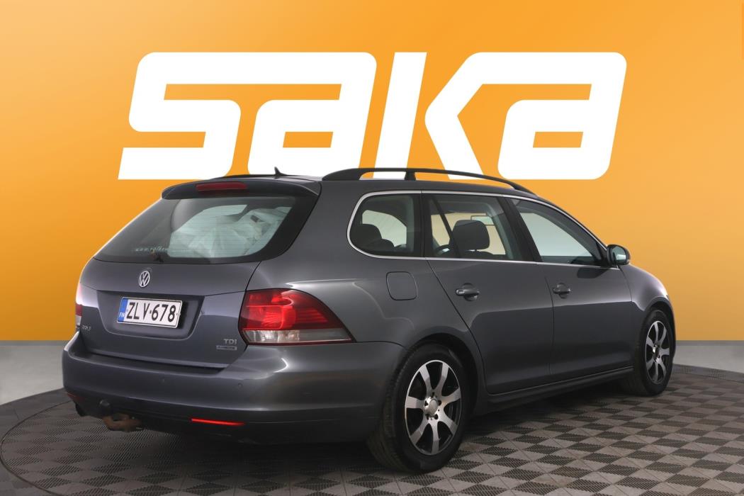 VOLKSWAGEN Golf 2010