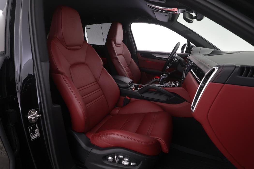 PORSCHE Cayenne 2019