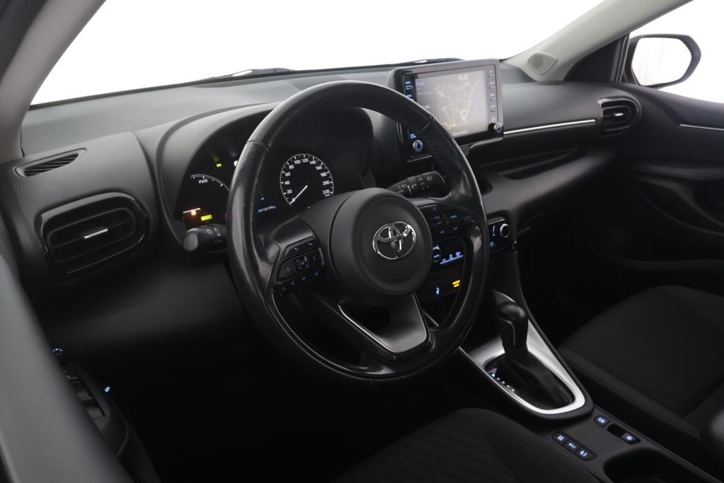 TOYOTA Yaris 2021