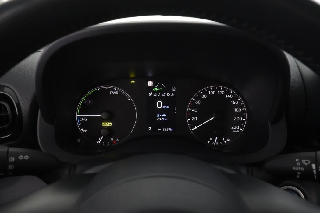 TOYOTA Yaris 2021
