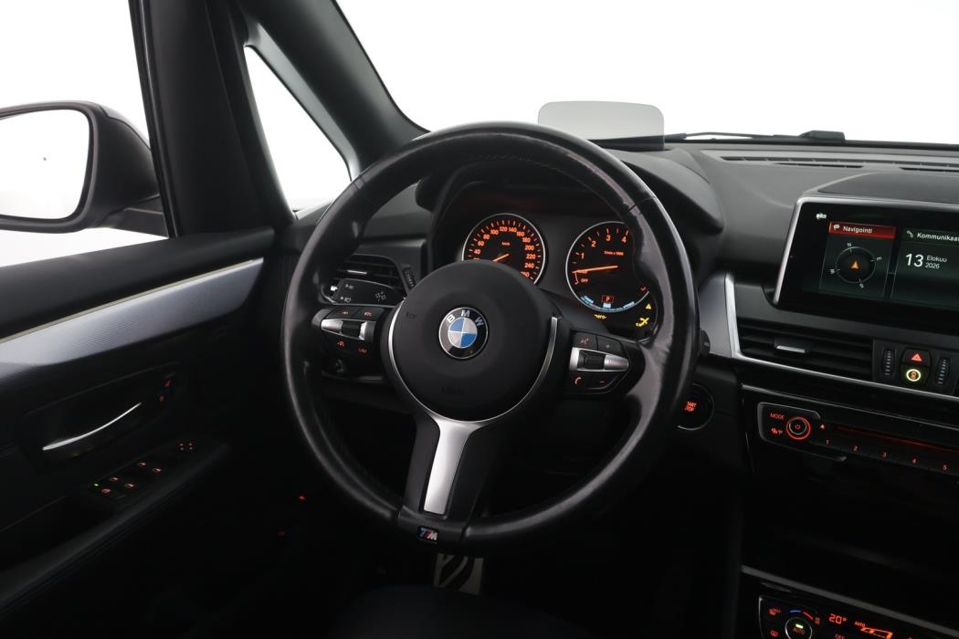 BMW 225 2018