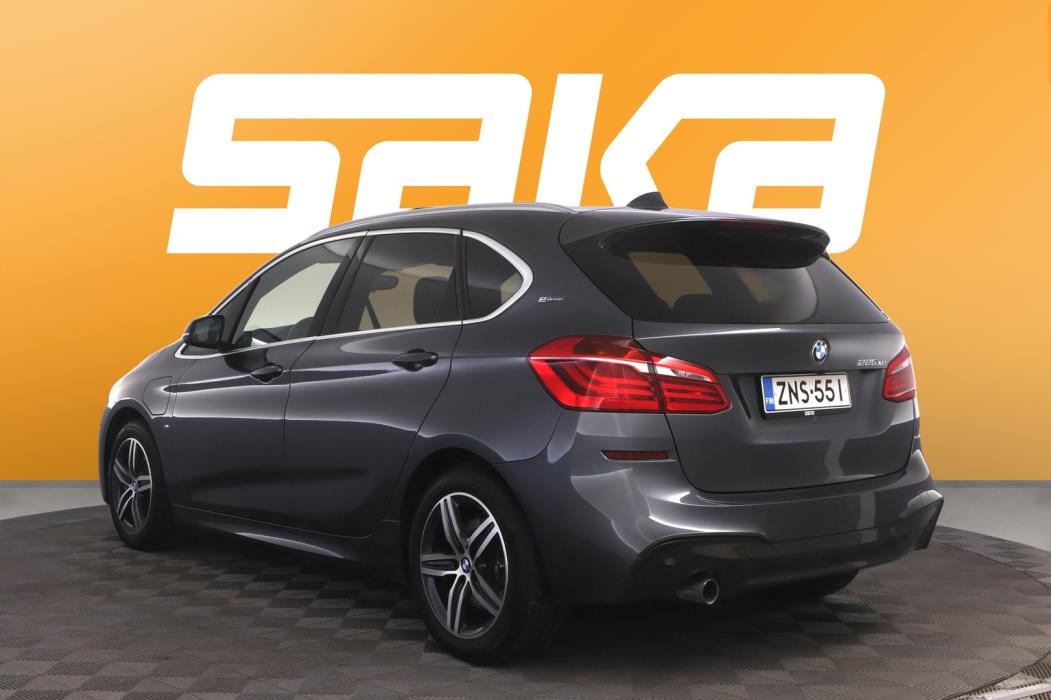 BMW 225 2018