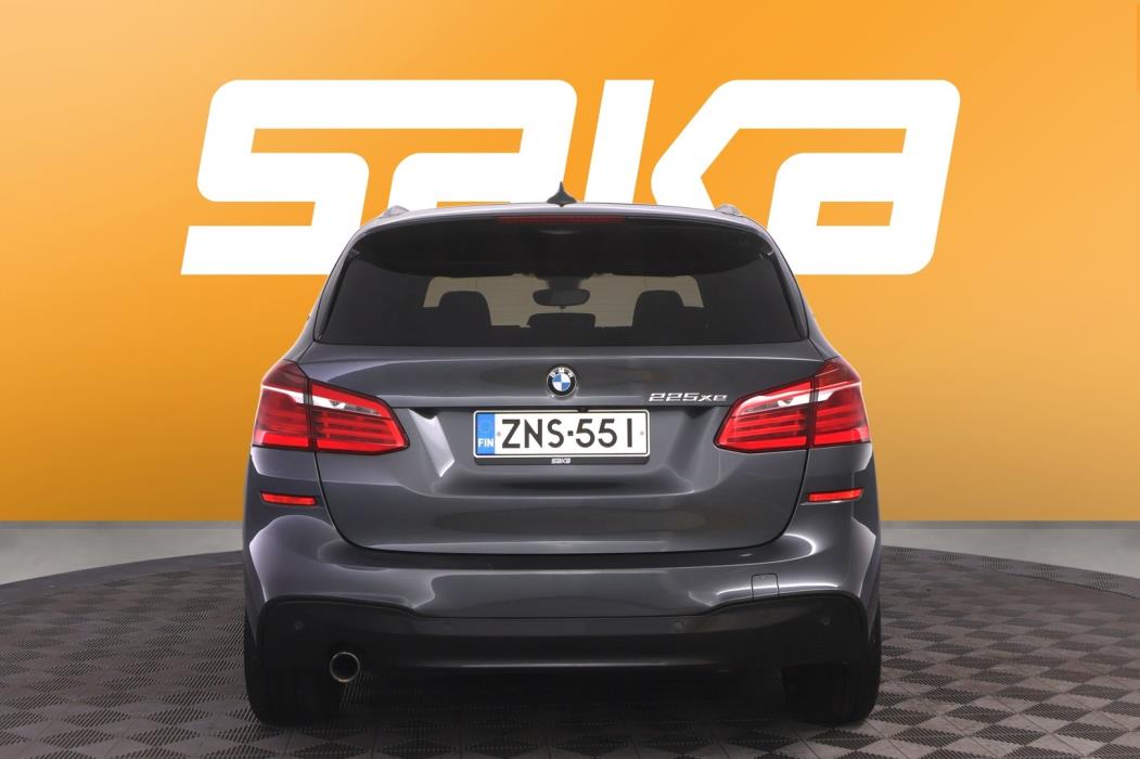 BMW 225 2018