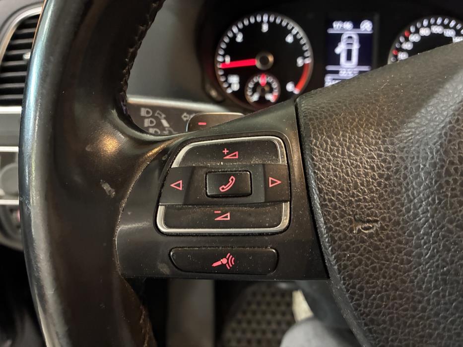 VOLKSWAGEN Sharan 2011