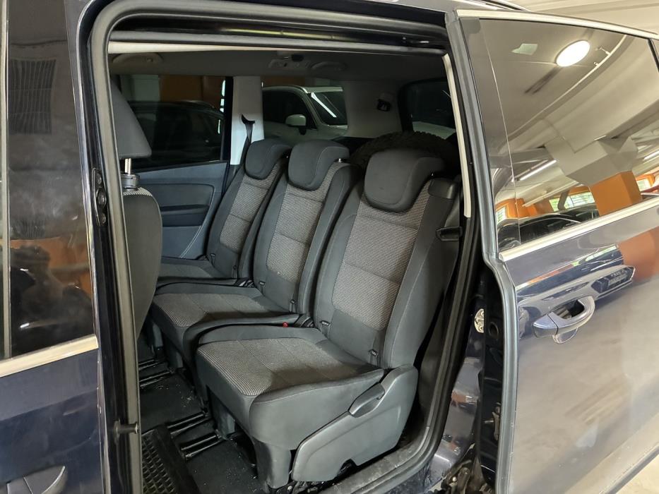 VOLKSWAGEN Sharan 2011