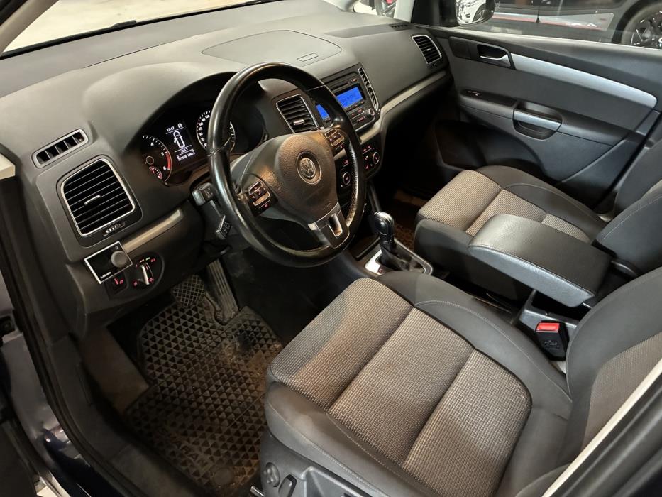 VOLKSWAGEN Sharan 2011