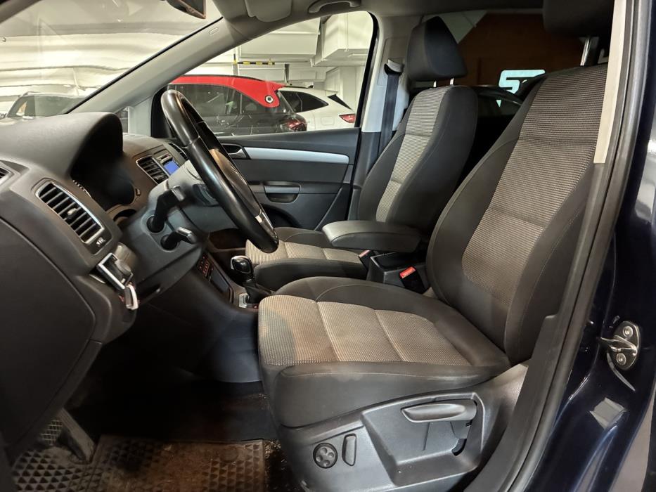 VOLKSWAGEN Sharan 2011