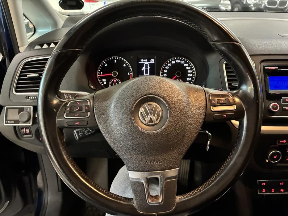 VOLKSWAGEN Sharan 2011