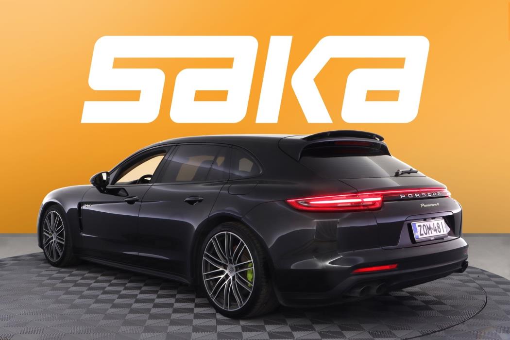 PORSCHE Panamera 2018