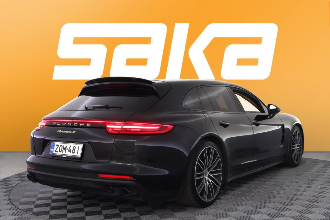 PORSCHE Panamera 2018