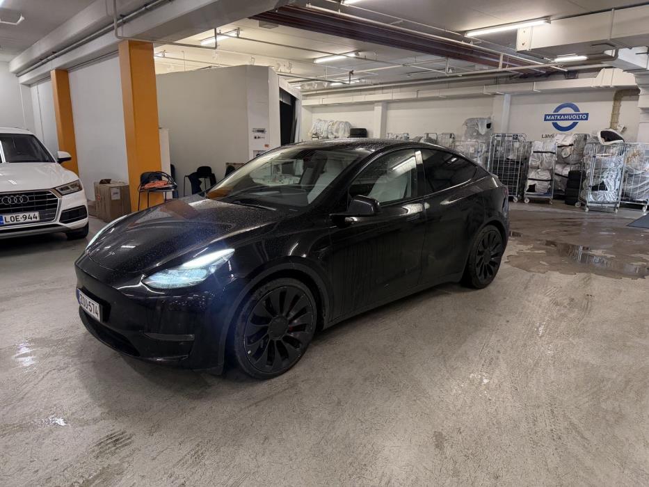 TESLA Model Y 2023
