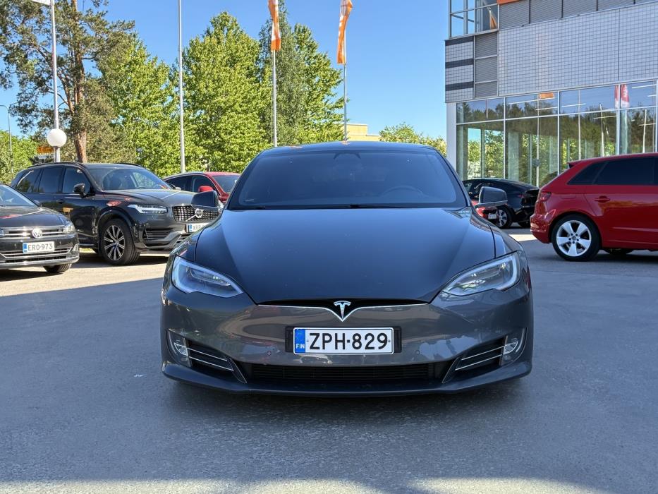TESLA Model S 2017