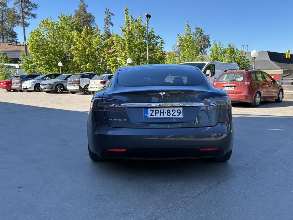 TESLA Model S 2017