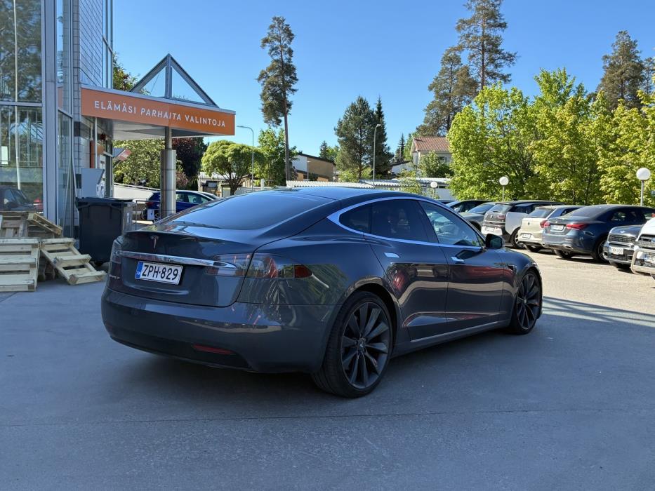 TESLA Model S 2017