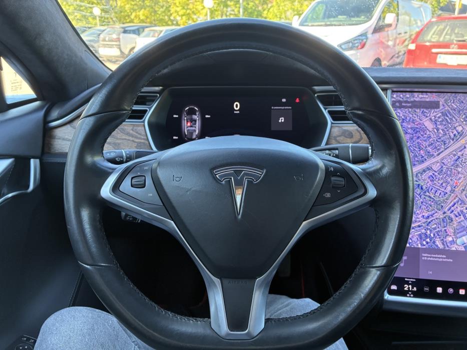 TESLA Model S 2017