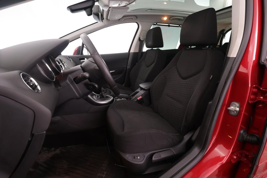 PEUGEOT 308 2012