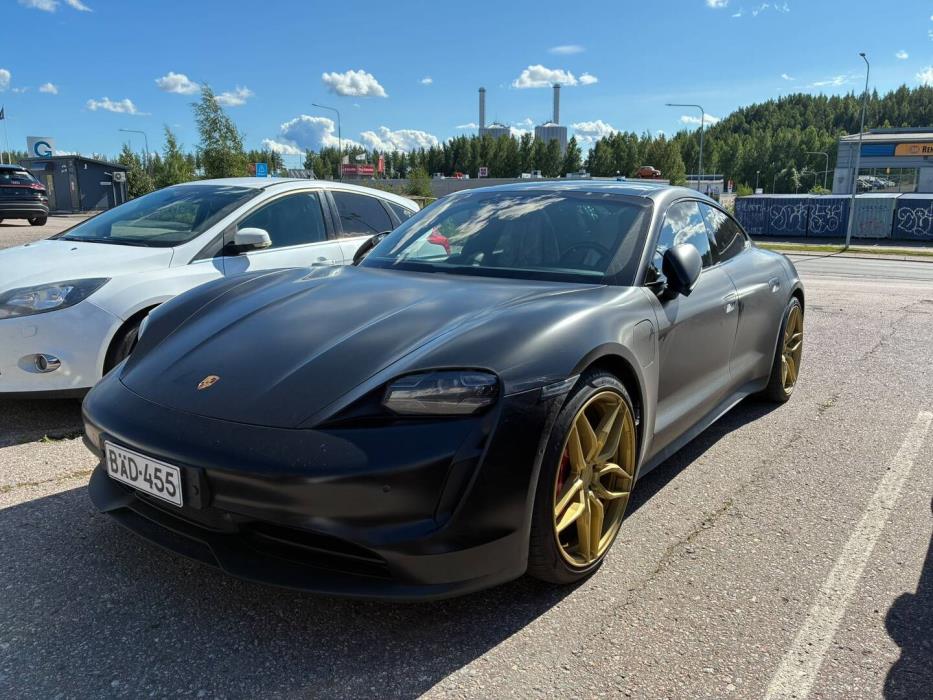 PORSCHE Taycan 2020