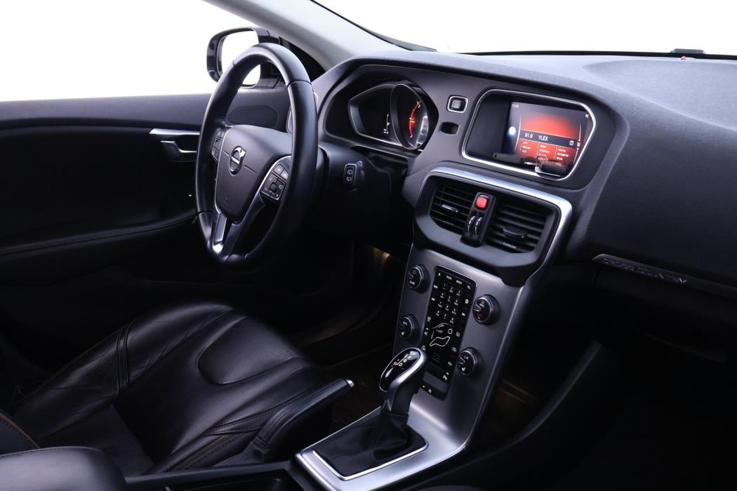 VOLVO V40 Cross Country 2018