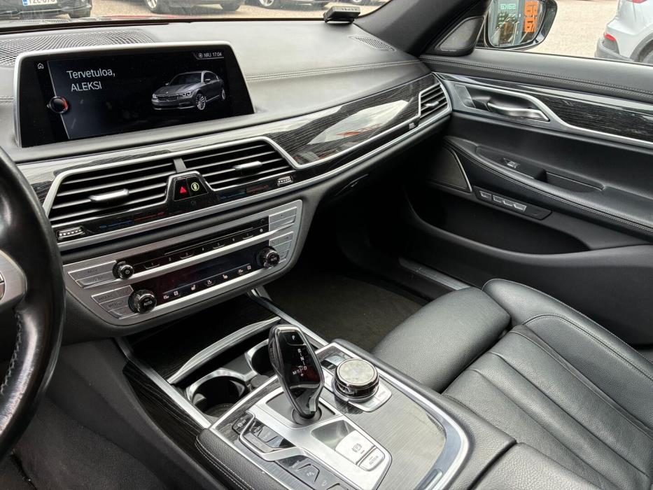 BMW 740 2016