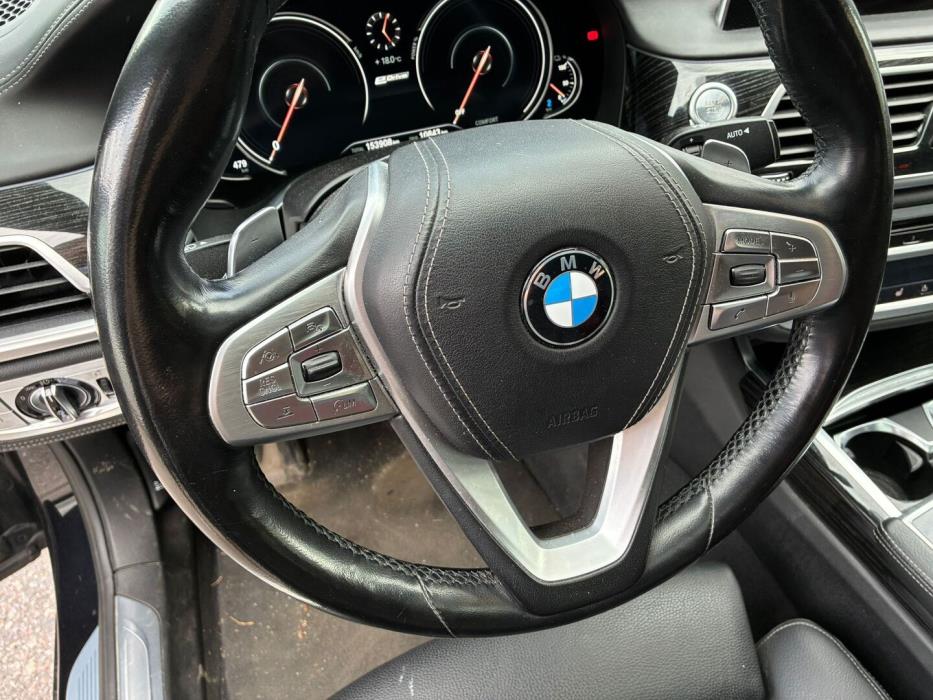 BMW 740 2016