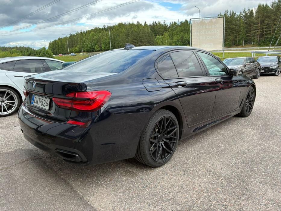 BMW 740 2016