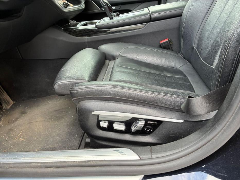 BMW 740 2016