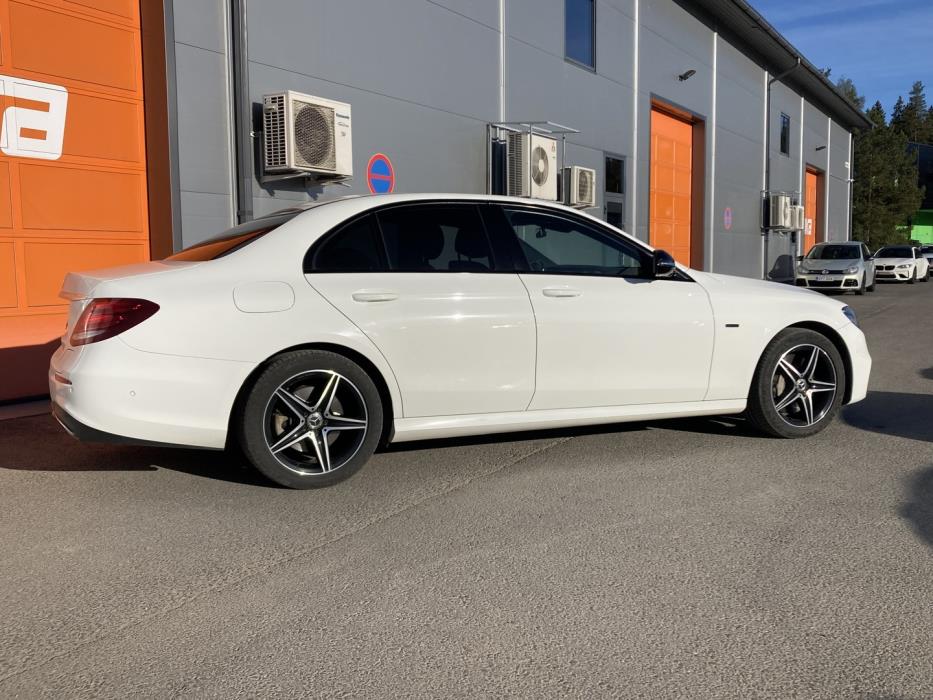 MERCEDES-BENZ E 2019