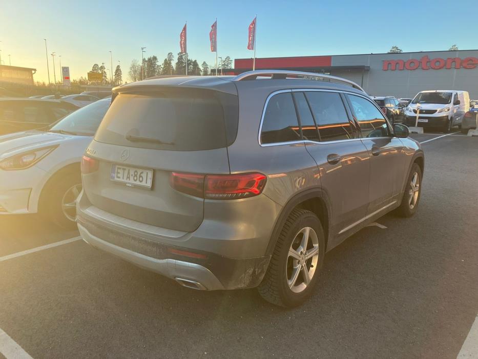 MERCEDES-BENZ GLB 2021