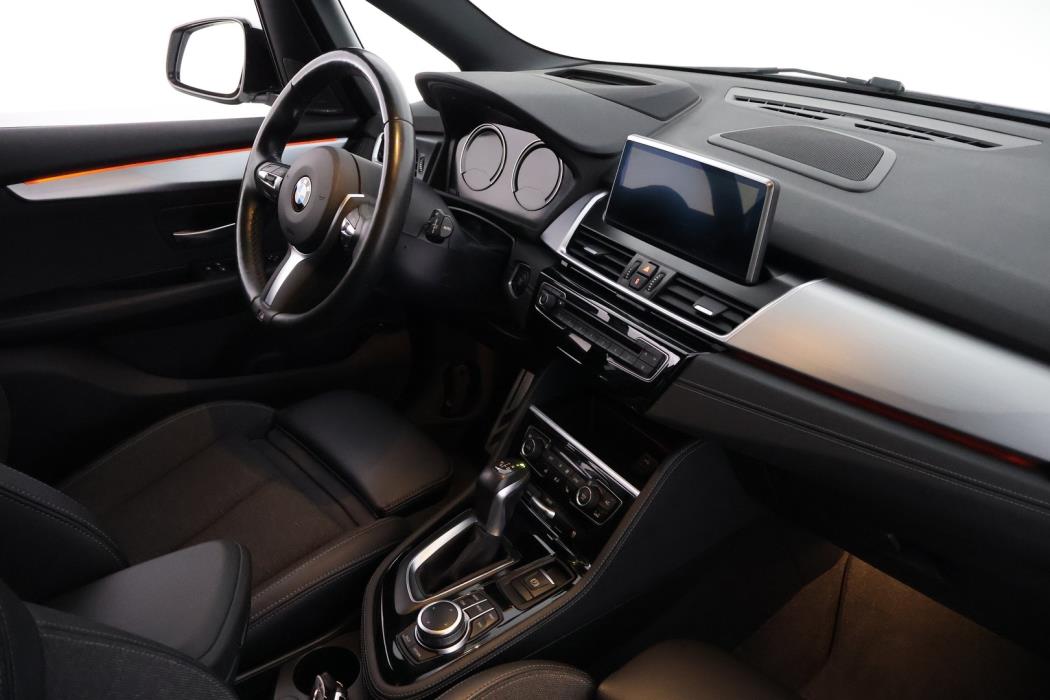 BMW 225 2019