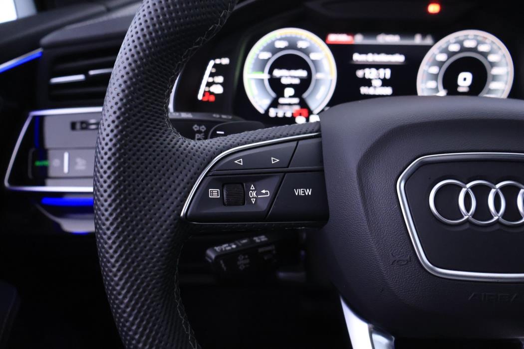 AUDI Q7 2025