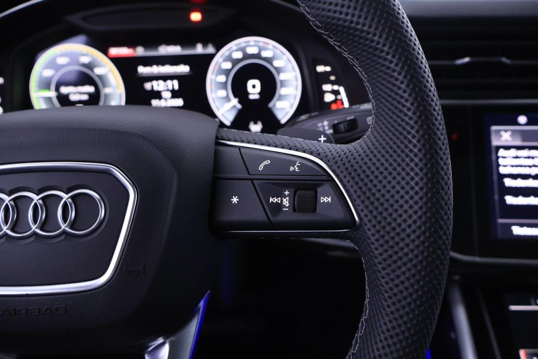 AUDI Q7 2025