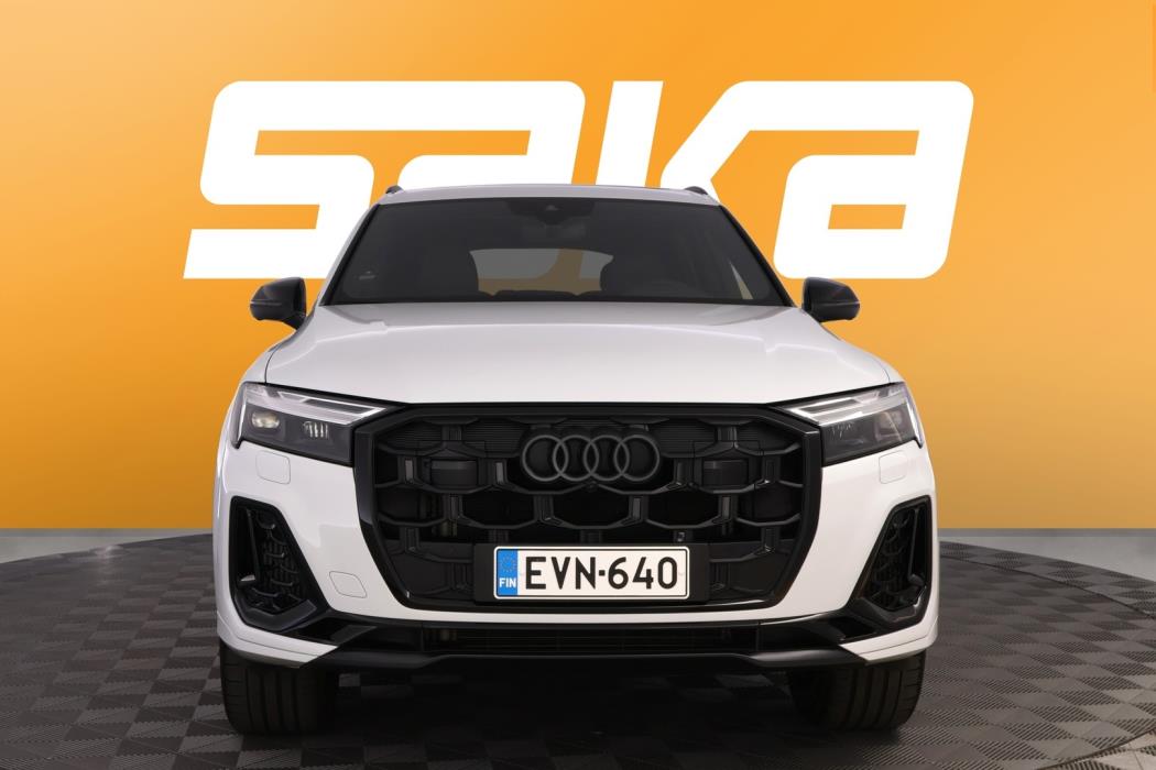AUDI Q7 2025